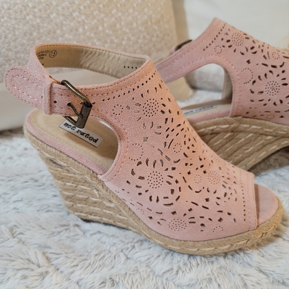 Beautiful Pink Not Rated Sandals size 7 1/2 - Picture 5 of 16